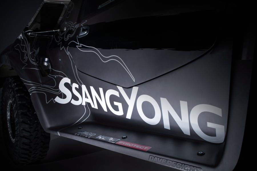 Логотип SsangYong Rexton DKR 2019 года  (фото 6 из 30)